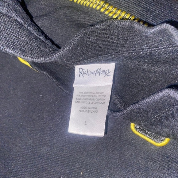 Rick & Morty Black Graphic Sweatshirt men’s - Picture 11 of 11